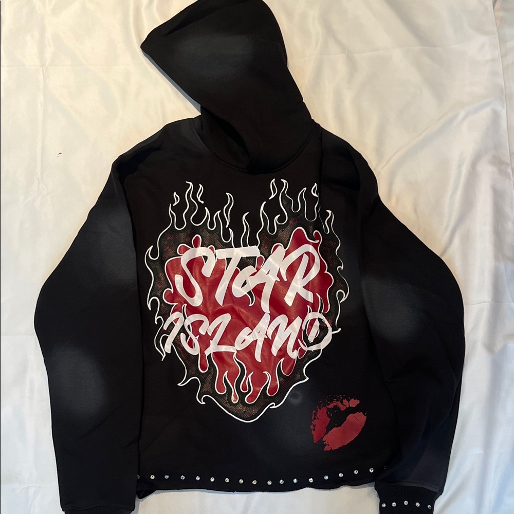 Hoodie in Black and Red